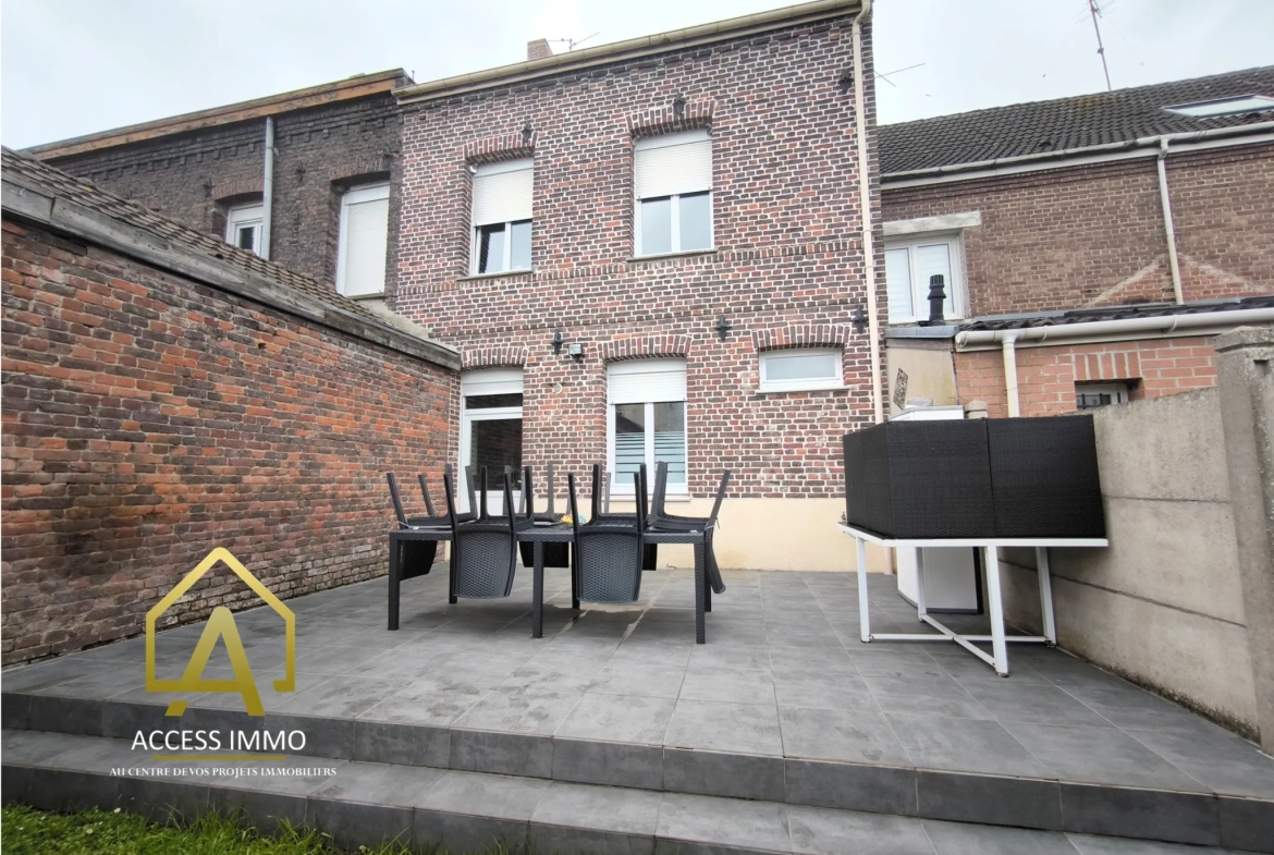 Grande maison familiale T7 avec terrasse à Raismes, construction 1948 