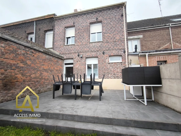 Grande maison familiale T7 avec terrasse à Raismes, construction 1948