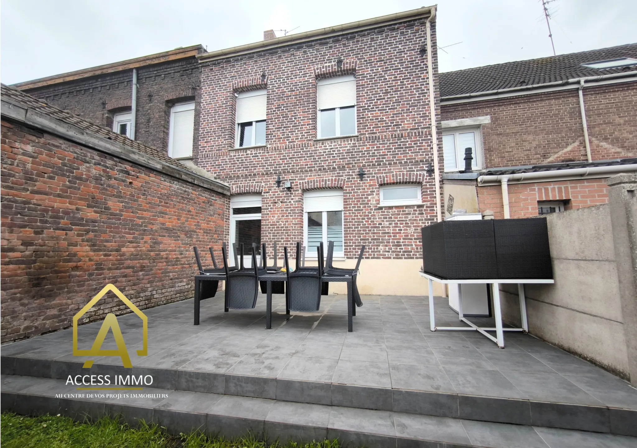 Grande maison familiale T7 avec terrasse à Raismes, construction 1948 