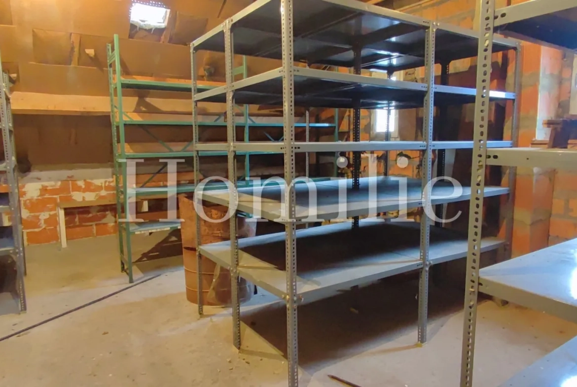 Belle maison de 114 m² avec sous-sol et terrain constructible à Monteaux 