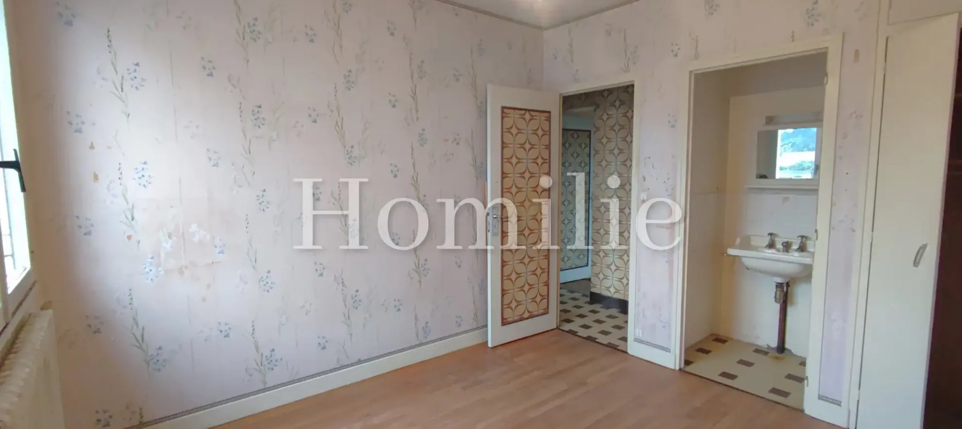 Belle maison de 114 m² avec sous-sol et terrain constructible à Monteaux 