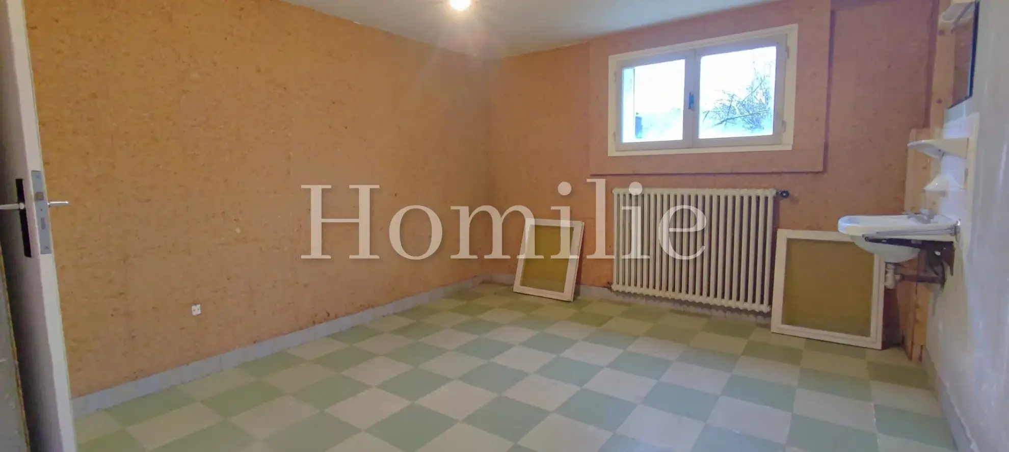 Belle maison de 114 m² avec sous-sol et terrain constructible à Monteaux 