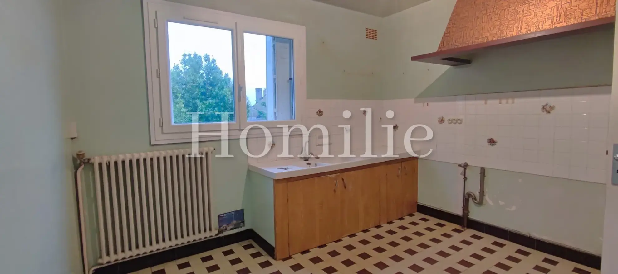 Belle maison de 114 m² avec sous-sol et terrain constructible à Monteaux 