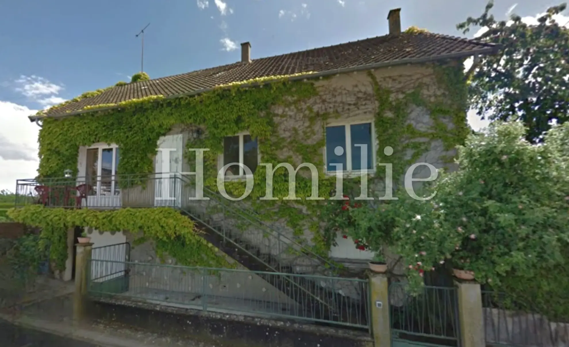 Belle maison de 114 m² avec sous-sol et terrain constructible à Monteaux 