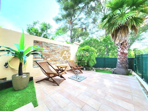 Studio meublé à vendre à Sanary-sur-Mer, idéal investissement ou pied-à-terre avec parking privé