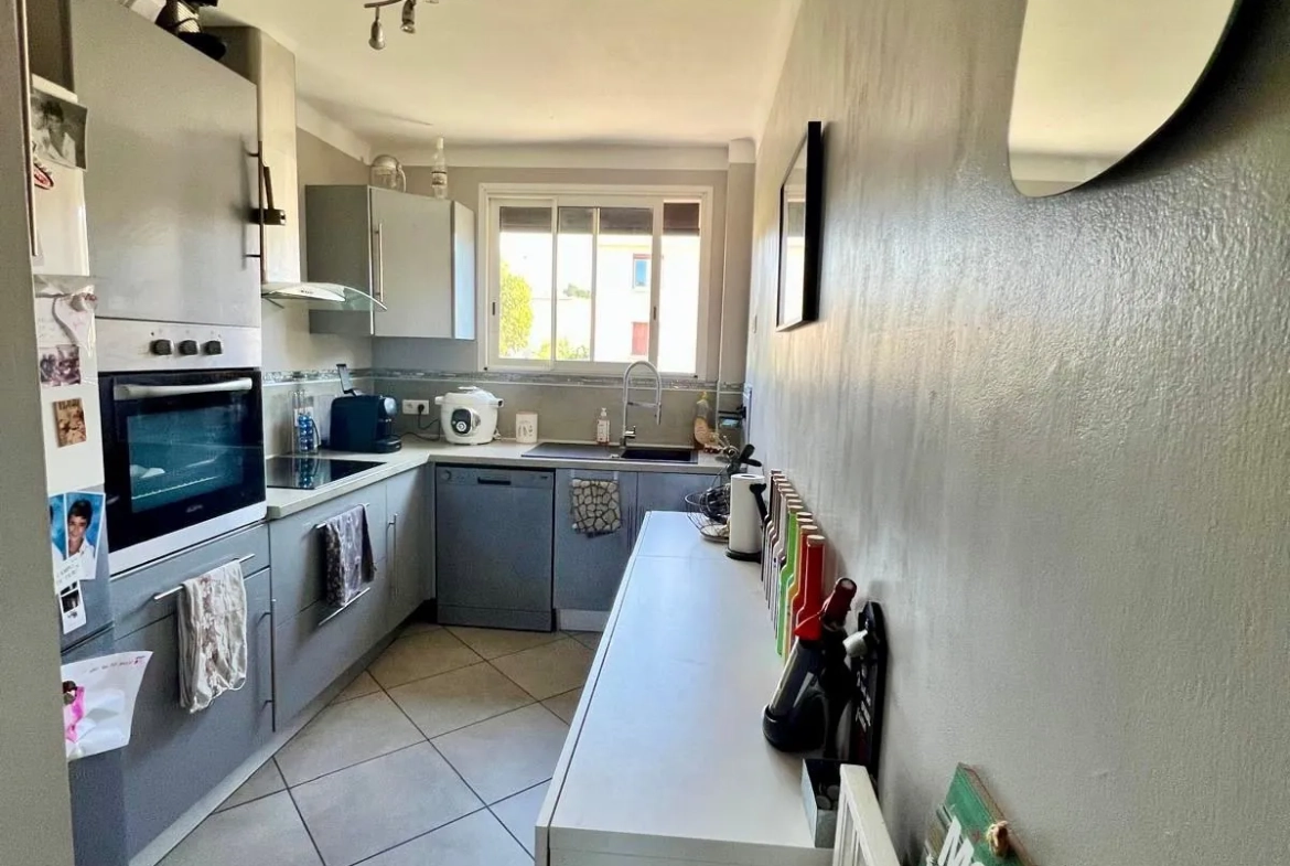 Appartement T4 avec vue mer à Hyères dans résidence sécurisée 