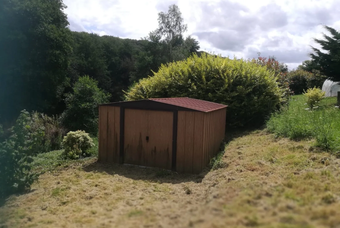 Terrain de loisir avec plan d'eau de 3718 m² à Villeneuve-en-Perseigne 