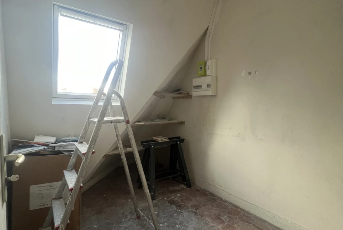 Charmante chambre de service à Paris 17, proche transports, idéal pied-à-terre ou bureau 