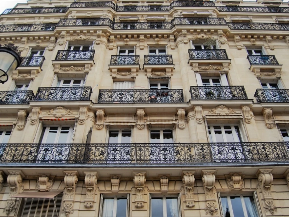 Charmante chambre de service à Paris 17, proche transports, idéal pied-à-terre ou bureau