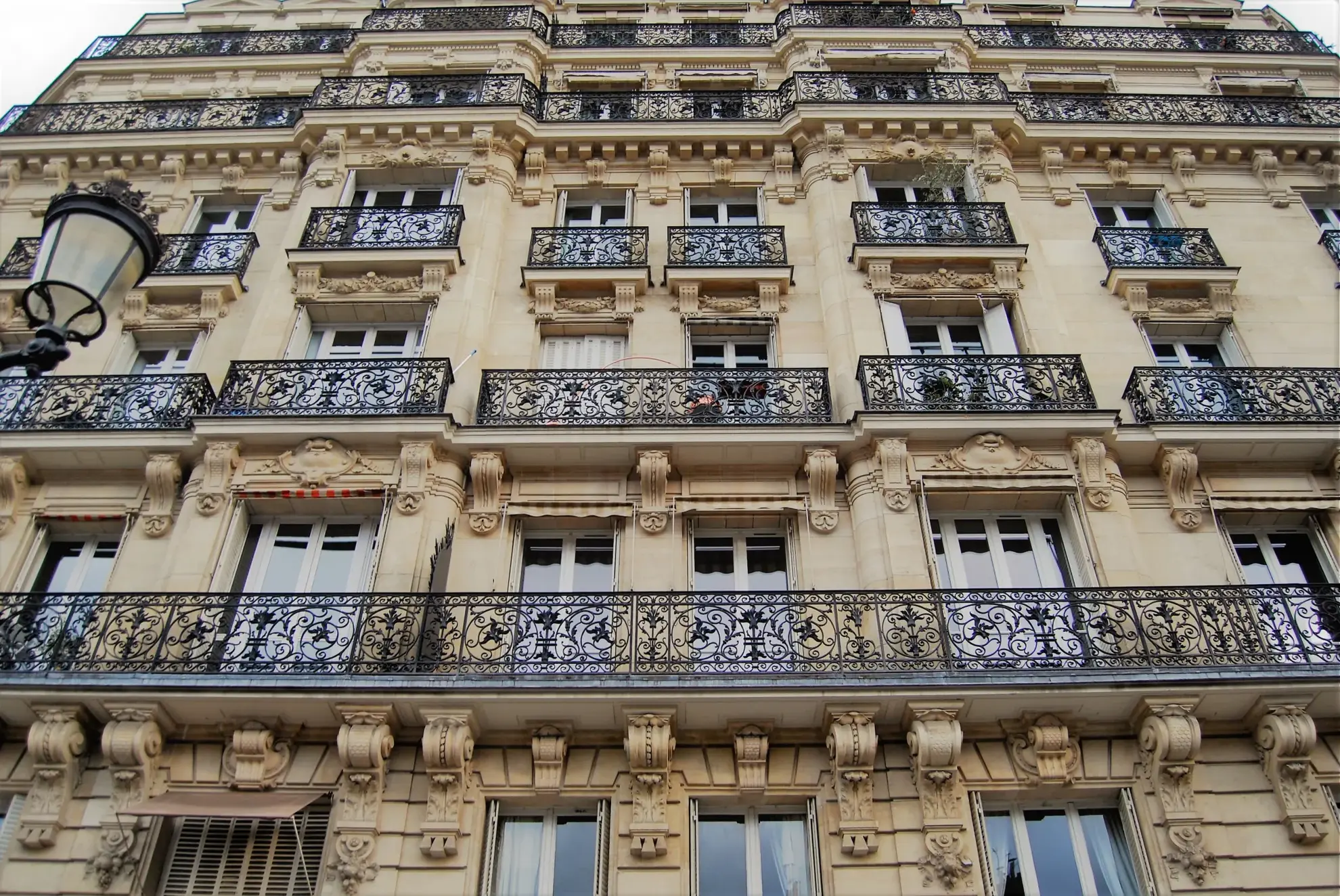 Charmante chambre de service à Paris 17, proche transports, idéal pied-à-terre ou bureau 
