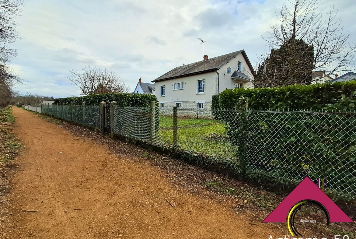 Maison avec Studio Indépendant à Jouet sur l'Aubois, proche Nevers 