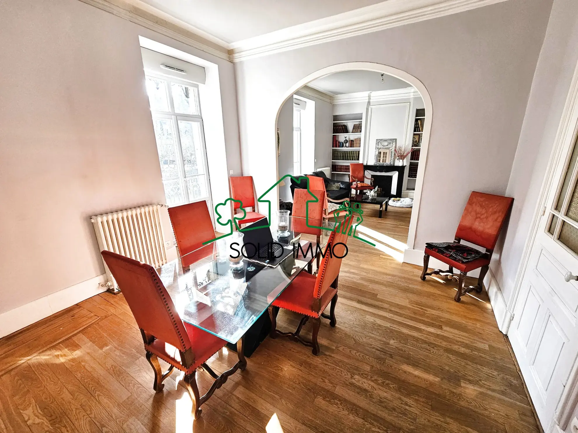 Appartement T4 rénové avec vue rivière à Vals-les-Bains 