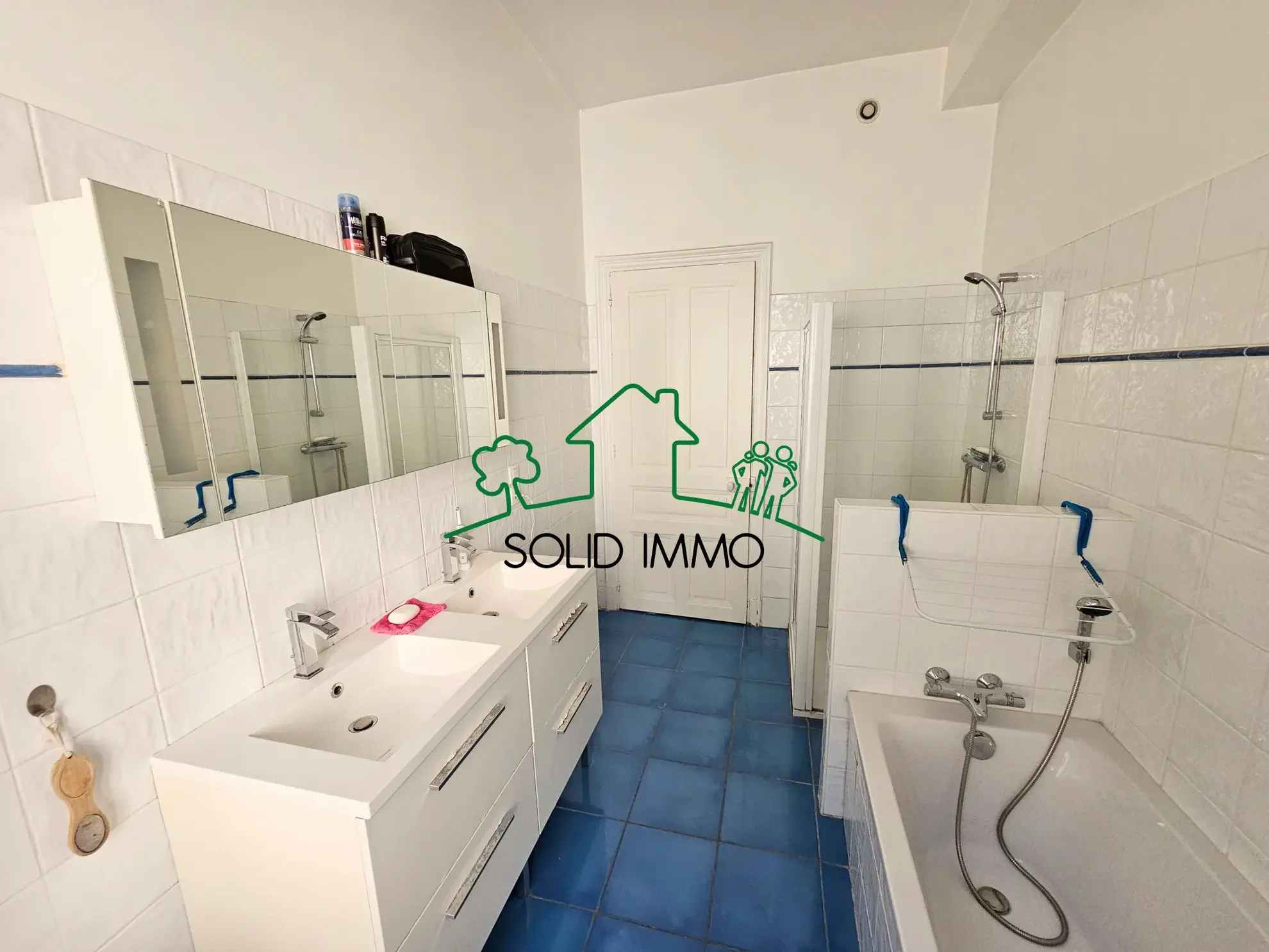 Appartement T4 rénové avec vue rivière à Vals-les-Bains 