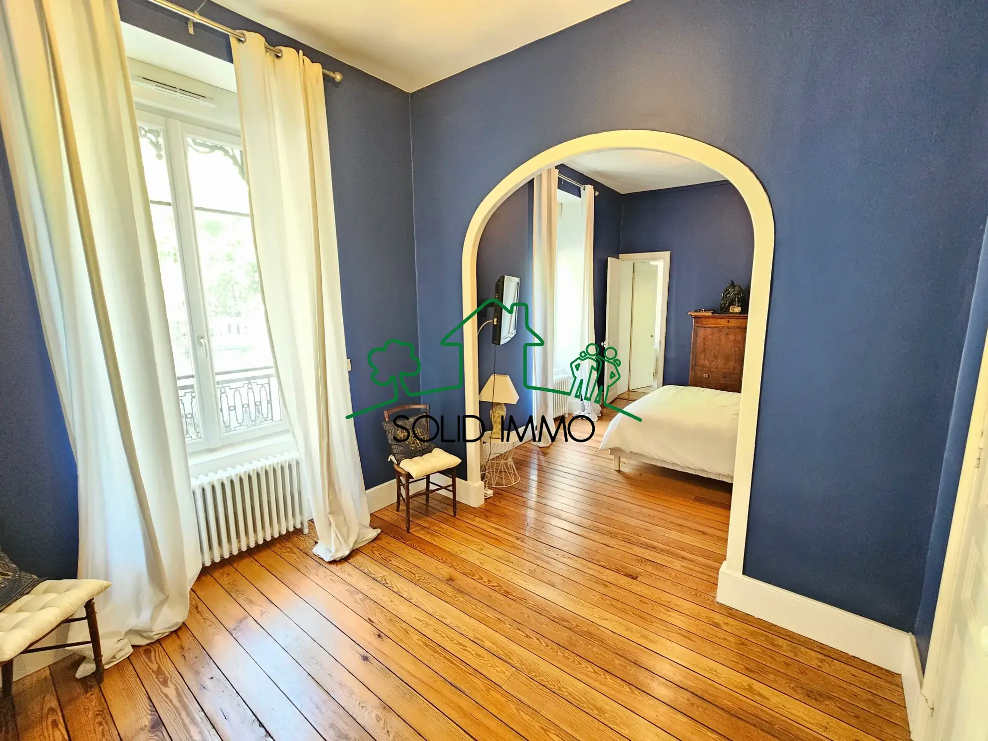 Appartement T4 rénové avec vue rivière à Vals-les-Bains 