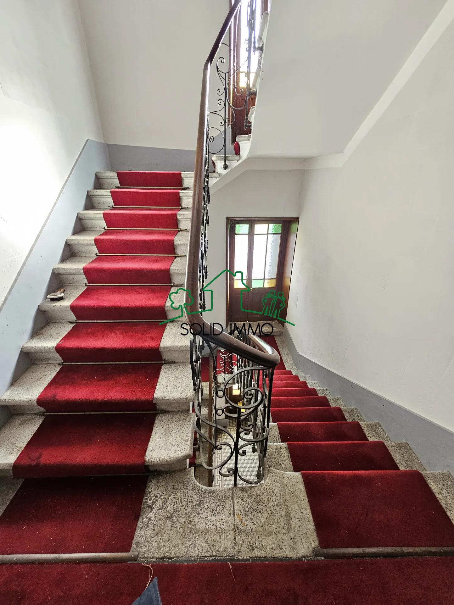 Appartement T4 rénové avec vue rivière à Vals-les-Bains 