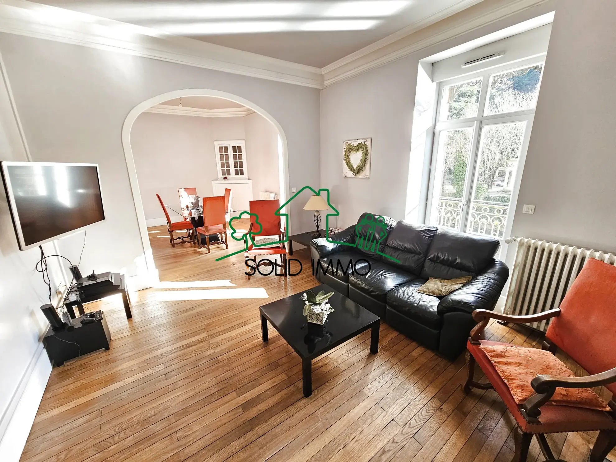 Appartement T4 rénové avec vue rivière à Vals-les-Bains 