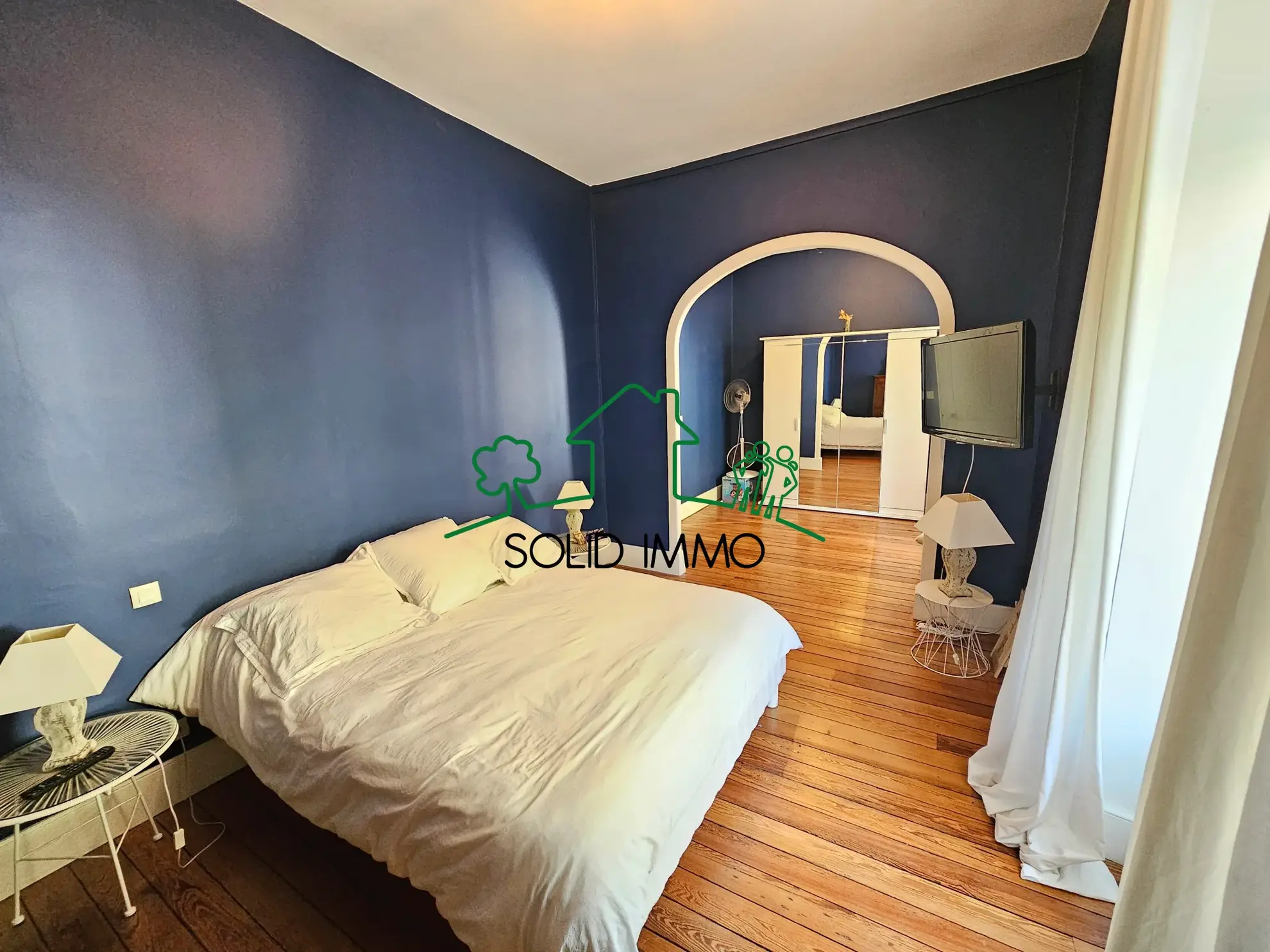 Appartement T4 rénové avec vue rivière à Vals-les-Bains 