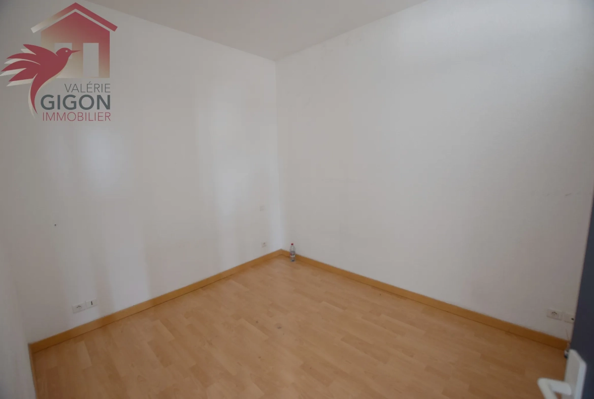 Appartement F2 lumineux à Montbéliard, entièrement rénové, secteur centre-ville et Parc des Miches 