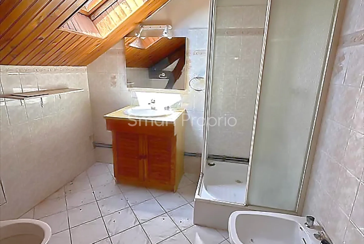 Longère à Pannes de 251 m² avec jardin, piscine et dépendances – Opportunité rare 