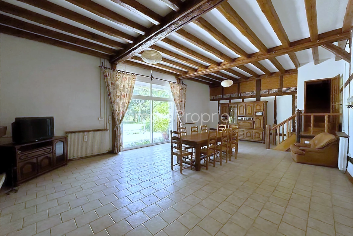 Longère à Pannes de 251 m² avec jardin, piscine et dépendances – Opportunité rare 