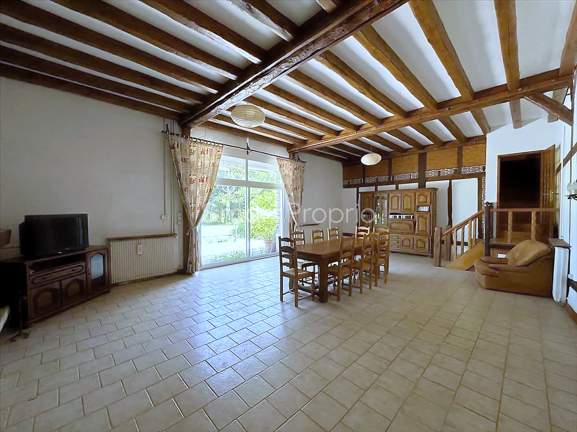 Longère à Pannes de 251 m² avec jardin, piscine et dépendances – Opportunité rare 