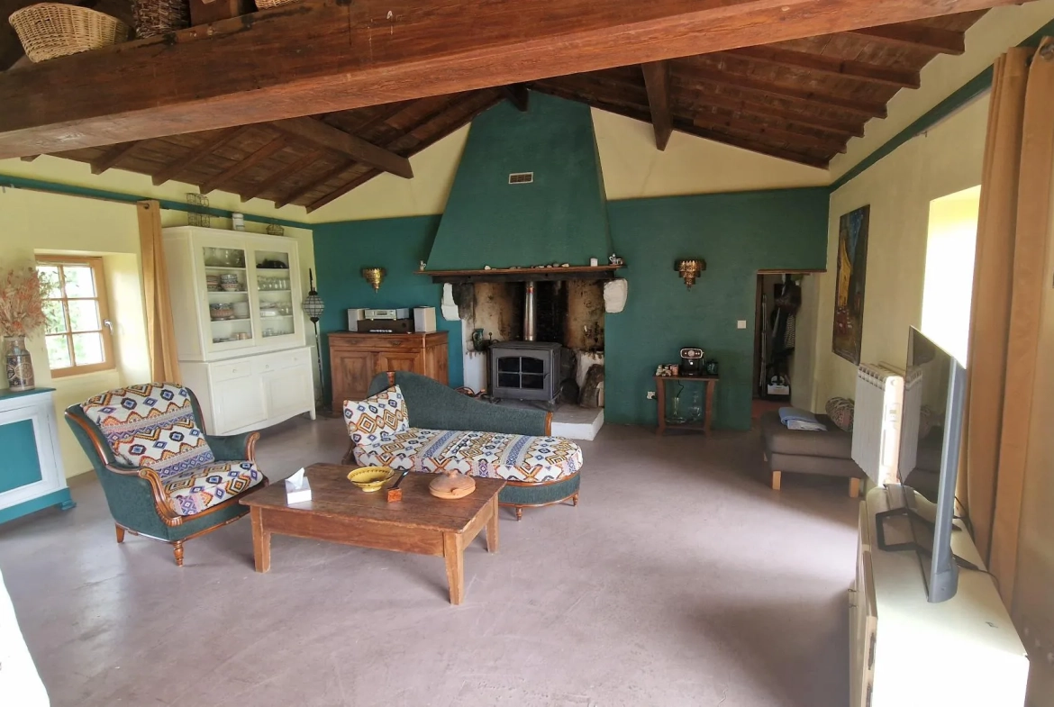 Longère en pierre de 150m2 à Bouin, potentiel d'aménagement, jardin de 1800m2, vente 289 000 EUR 