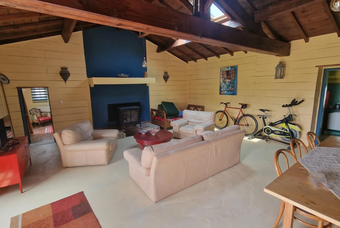 Longère en pierre de 150m2 à Bouin, potentiel d'aménagement, jardin de 1800m2, vente 289 000 EUR 