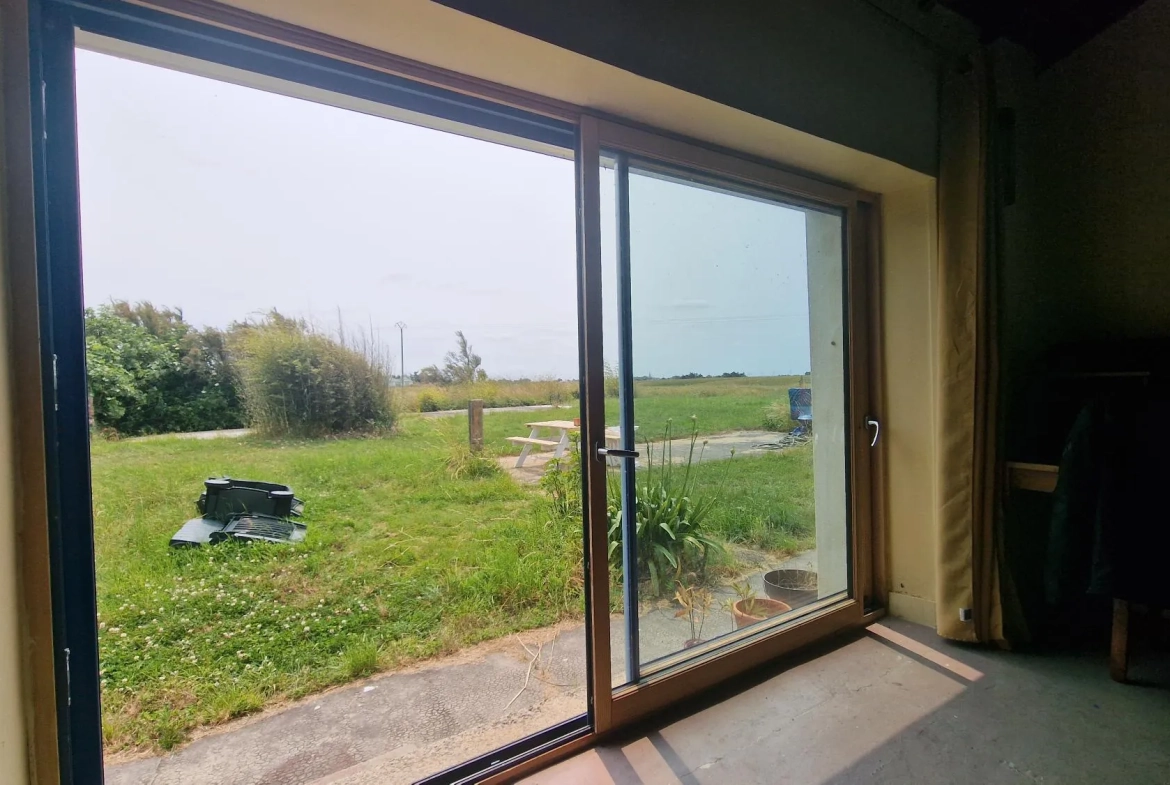 Longère en pierre de 150m2 à Bouin, potentiel d'aménagement, jardin de 1800m2, vente 289 000 EUR 