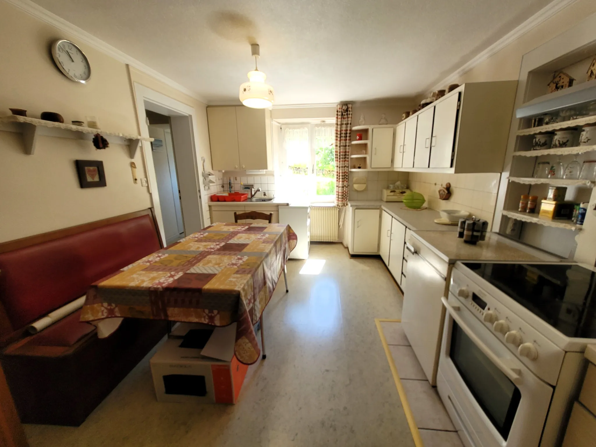 Grande maison familiale de 220 m² avec terrain de 14,67 ares et ruisseau à Soultzeren 