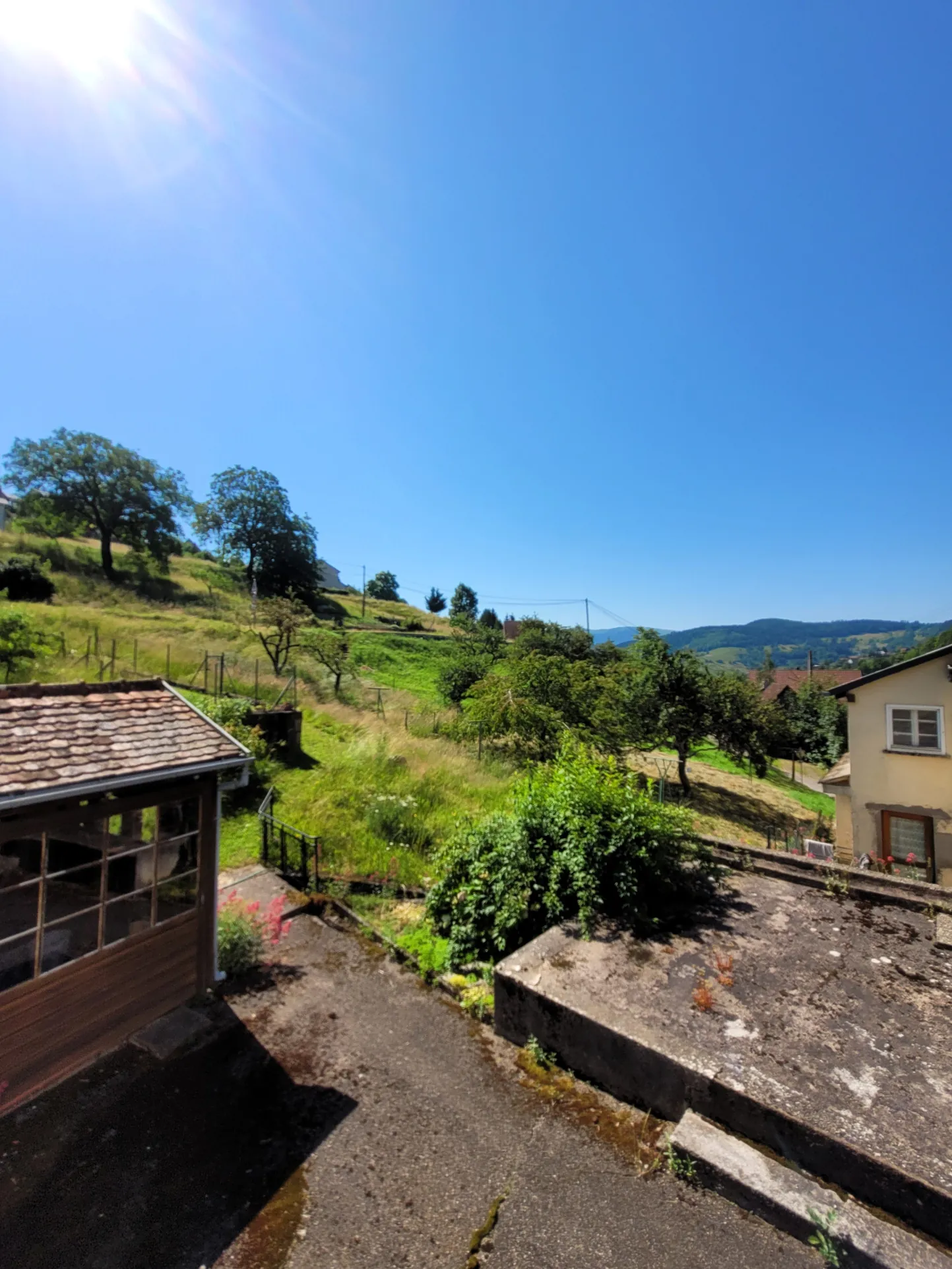 Grande maison familiale de 220 m² avec terrain de 14,67 ares et ruisseau à Soultzeren 