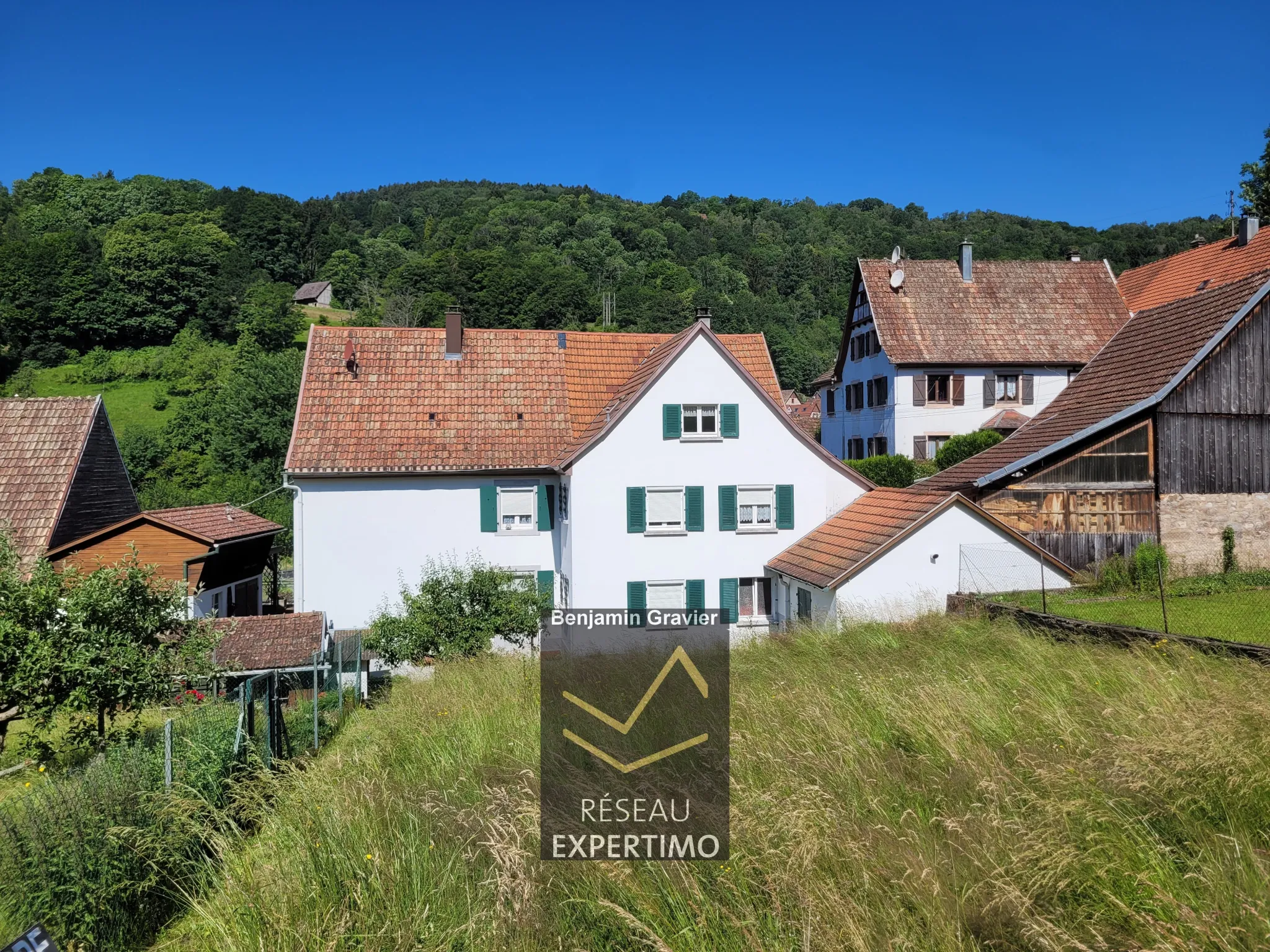 Grande maison familiale de 220 m² avec terrain de 14,67 ares et ruisseau à Soultzeren 