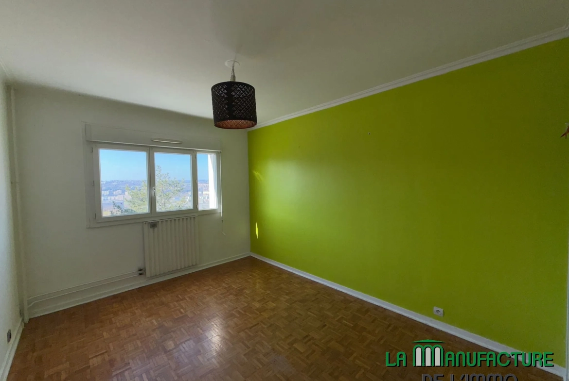Appartement F4 rénové avec balcon, cave et garage à Montreynaud, Saint-Étienne 
