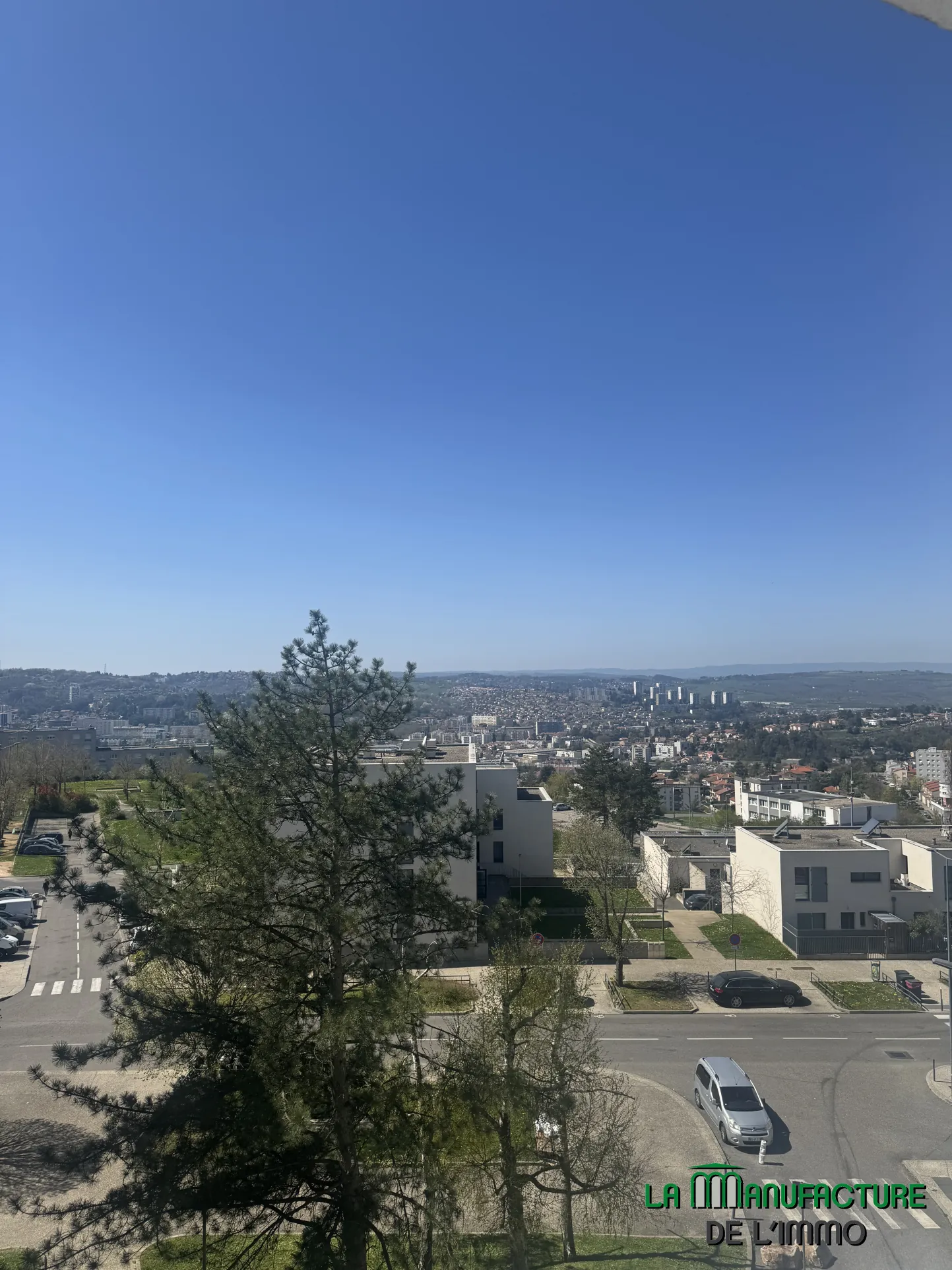 Appartement F4 rénové avec balcon, cave et garage à Montreynaud, Saint-Étienne 