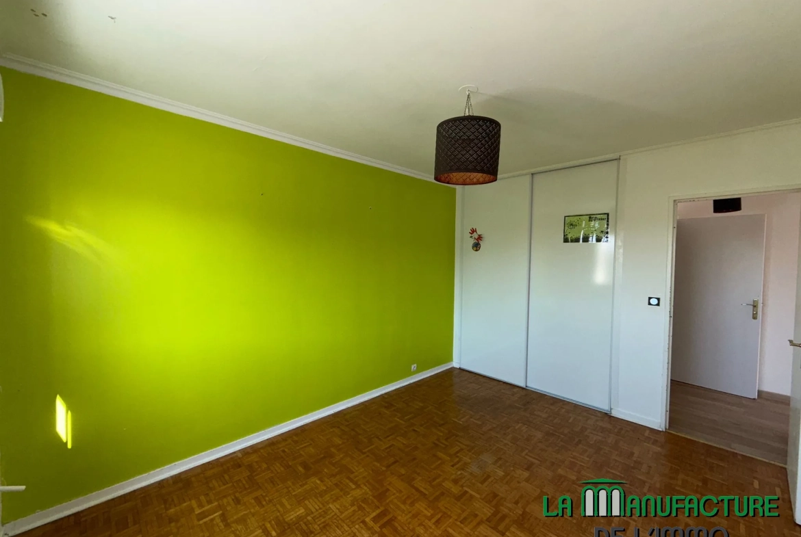 Appartement F4 rénové avec balcon, cave et garage à Montreynaud, Saint-Étienne 