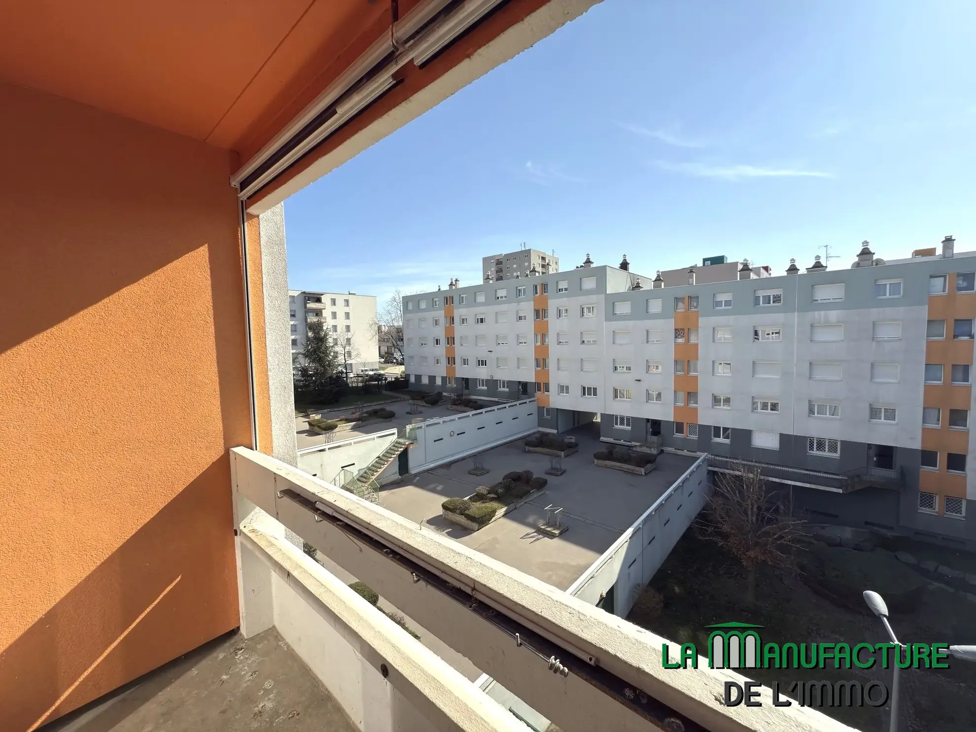 Appartement F4 rénové avec balcon, cave et garage à Montreynaud, Saint-Étienne 