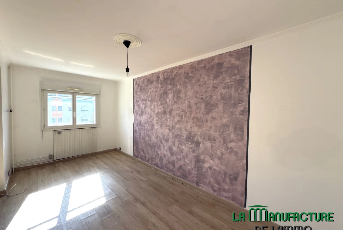 Appartement F4 rénové avec balcon, cave et garage à Montreynaud, Saint-Étienne 
