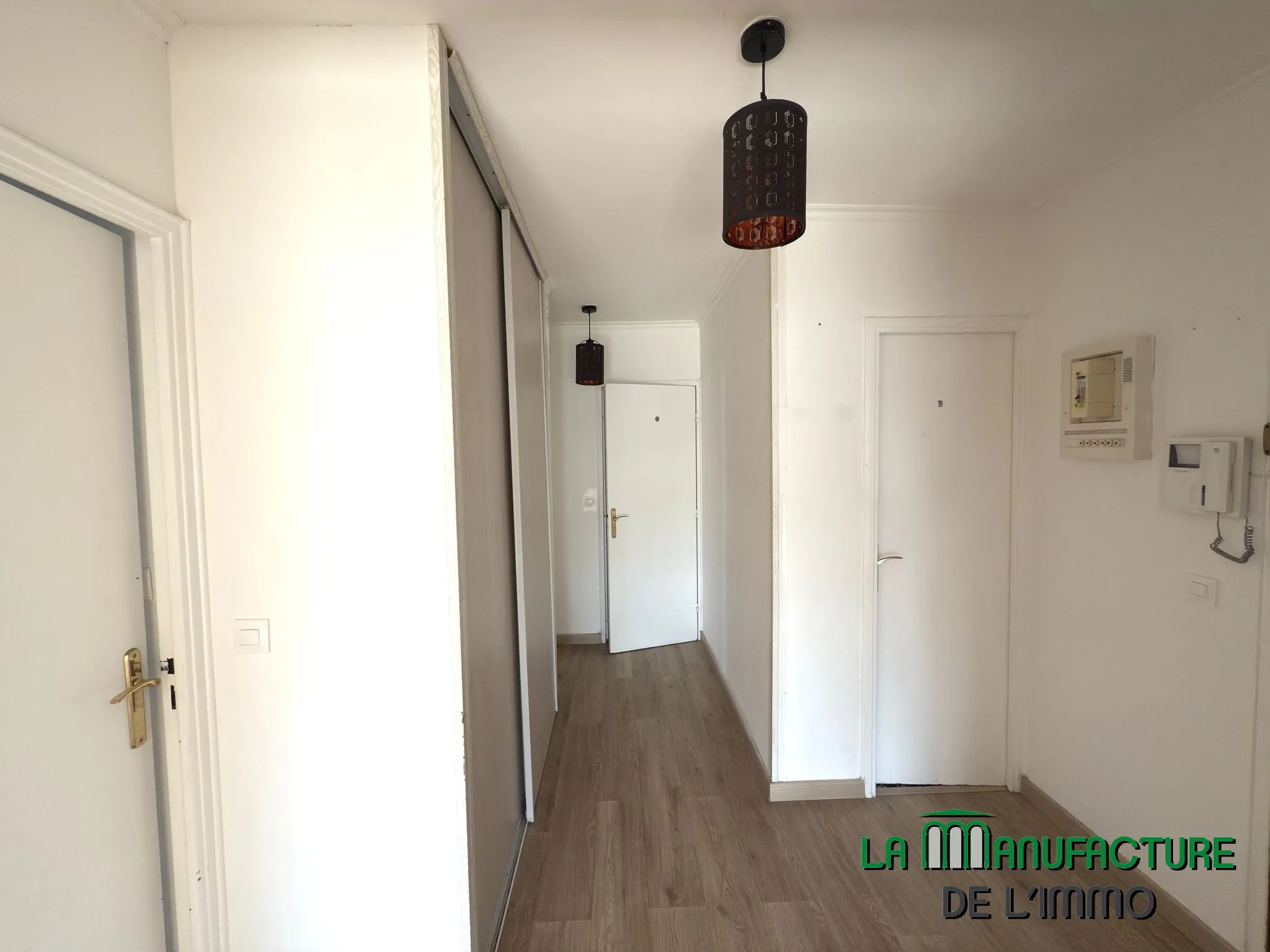 Appartement F4 rénové avec balcon, cave et garage à Montreynaud, Saint-Étienne 
