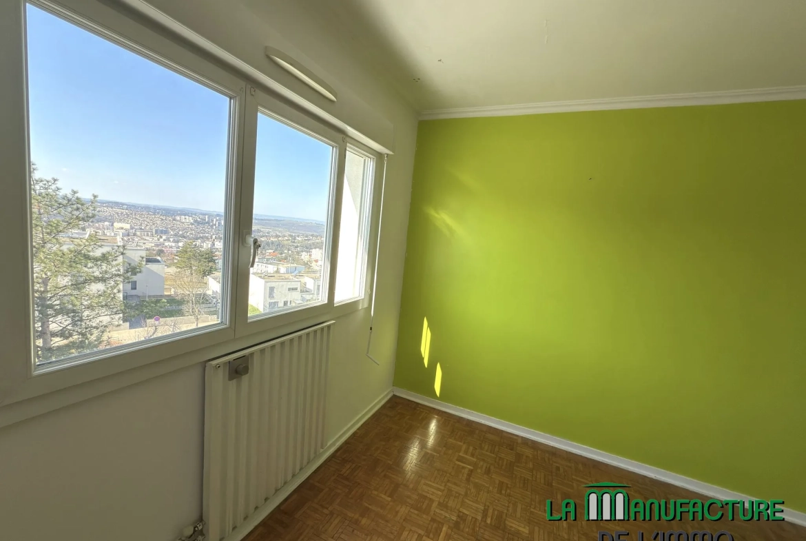 Appartement F4 rénové avec balcon, cave et garage à Montreynaud, Saint-Étienne 