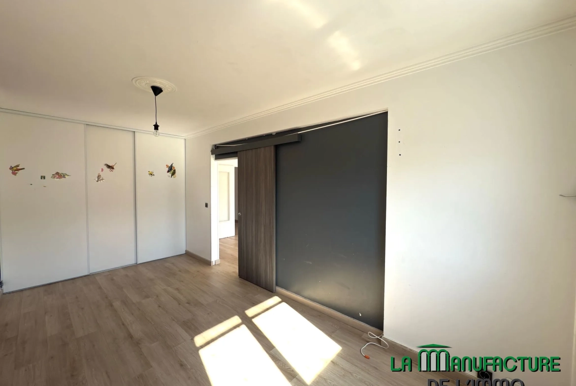 Appartement F4 rénové avec balcon, cave et garage à Montreynaud, Saint-Étienne 