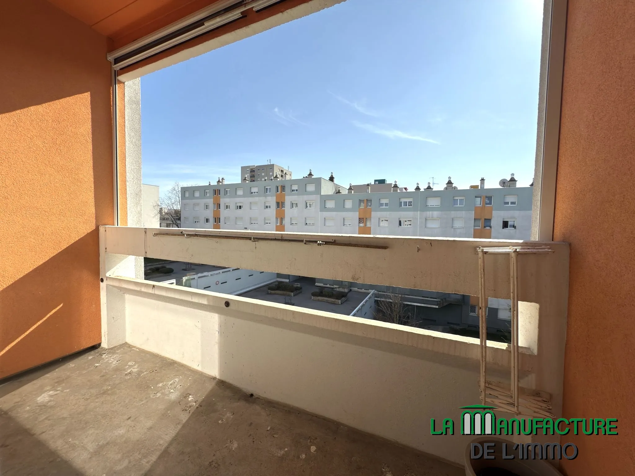 Appartement F4 rénové avec balcon, cave et garage à Montreynaud, Saint-Étienne 