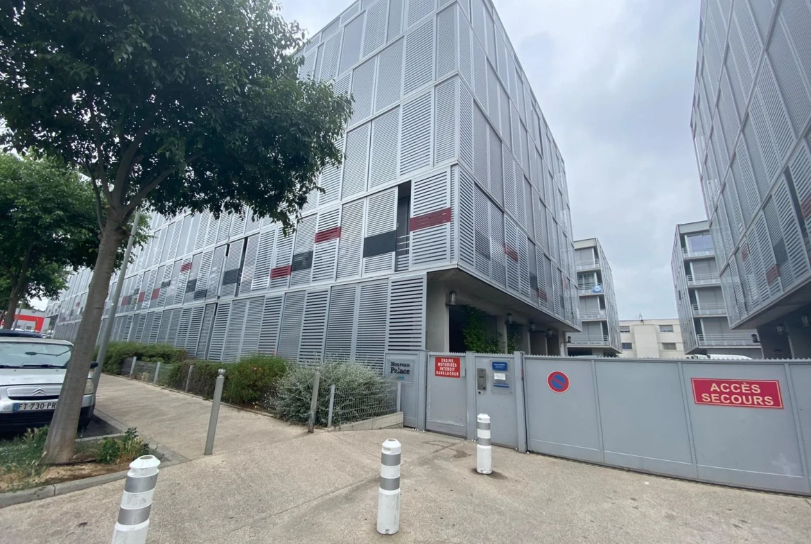 Appartement 3 pièces avec terrasse à vendre à Montpellier Près d'Arènes 