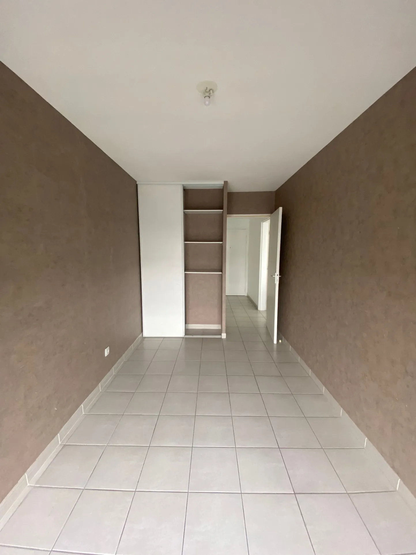 Appartement 3 pièces avec terrasse à vendre à Montpellier Près d'Arènes 