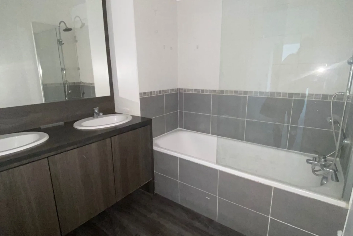 Appartement 3 pièces avec terrasse à vendre à Montpellier Près d'Arènes 