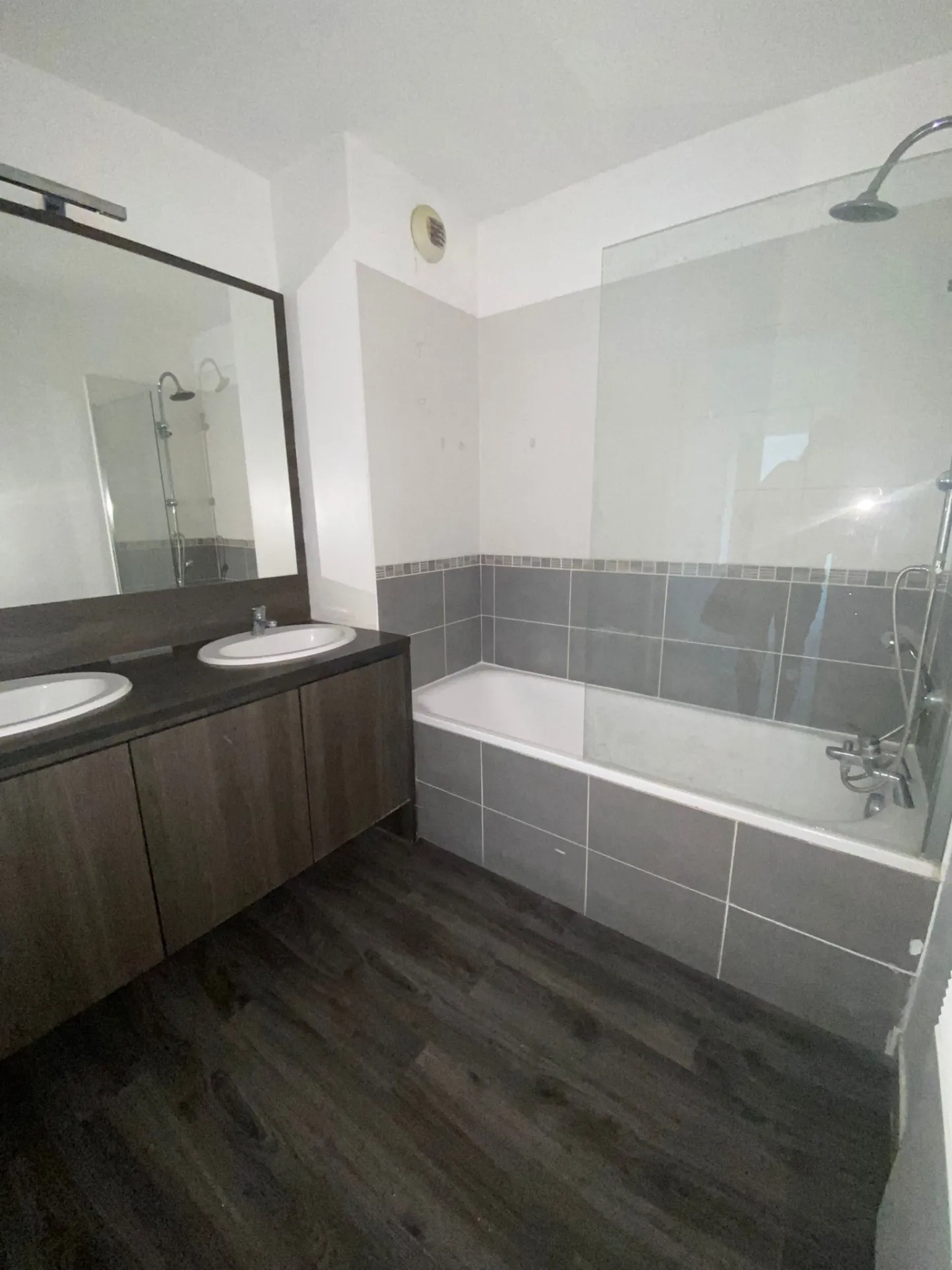 Appartement 3 pièces avec terrasse à vendre à Montpellier Près d'Arènes 