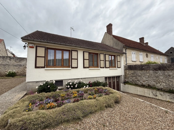 À vendre maison 2 chambres avec sous-sol et grange dans l'Oise