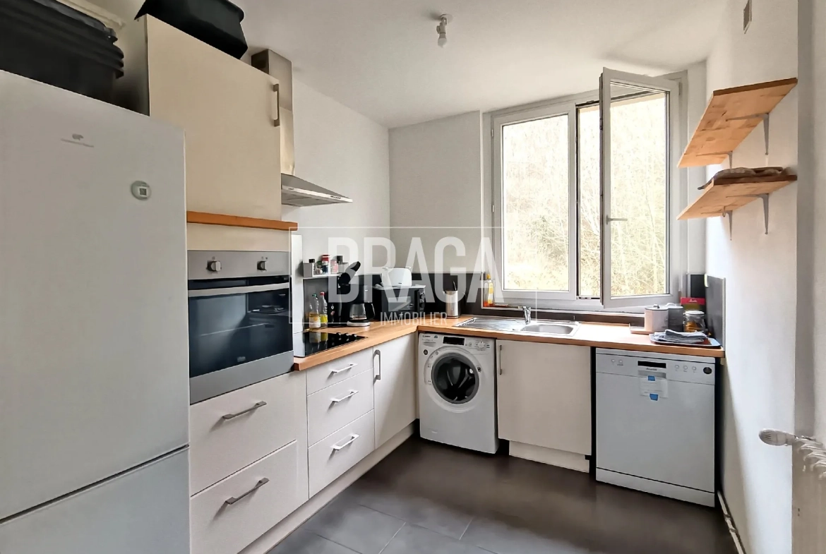Pavillon T3 avec terrasse, piscine, et parking à Béziers proche du canal du Midi 
