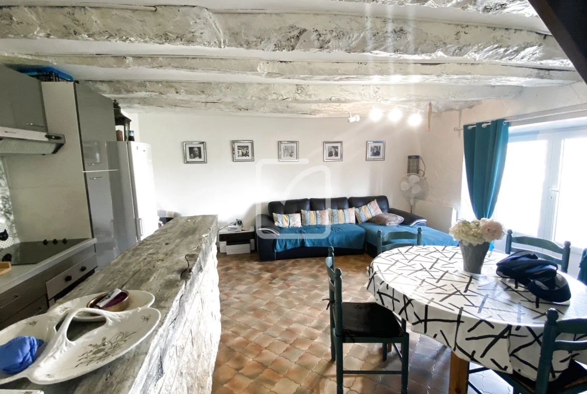 Magnifique ensemble immobilier avec vue imprenable, piscine et chalet à Liourdres 