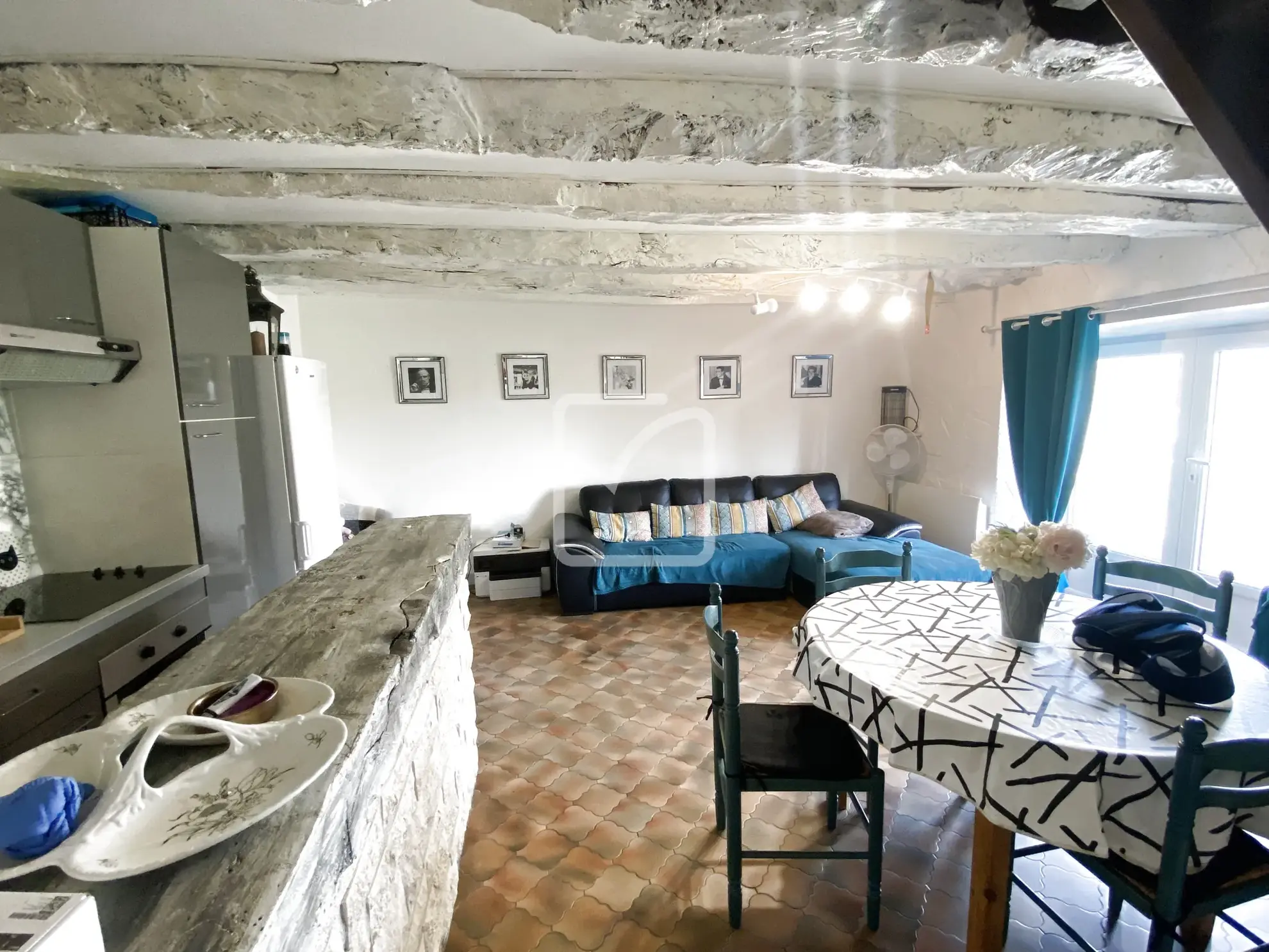 Magnifique ensemble immobilier avec vue imprenable, piscine et chalet à Liourdres 