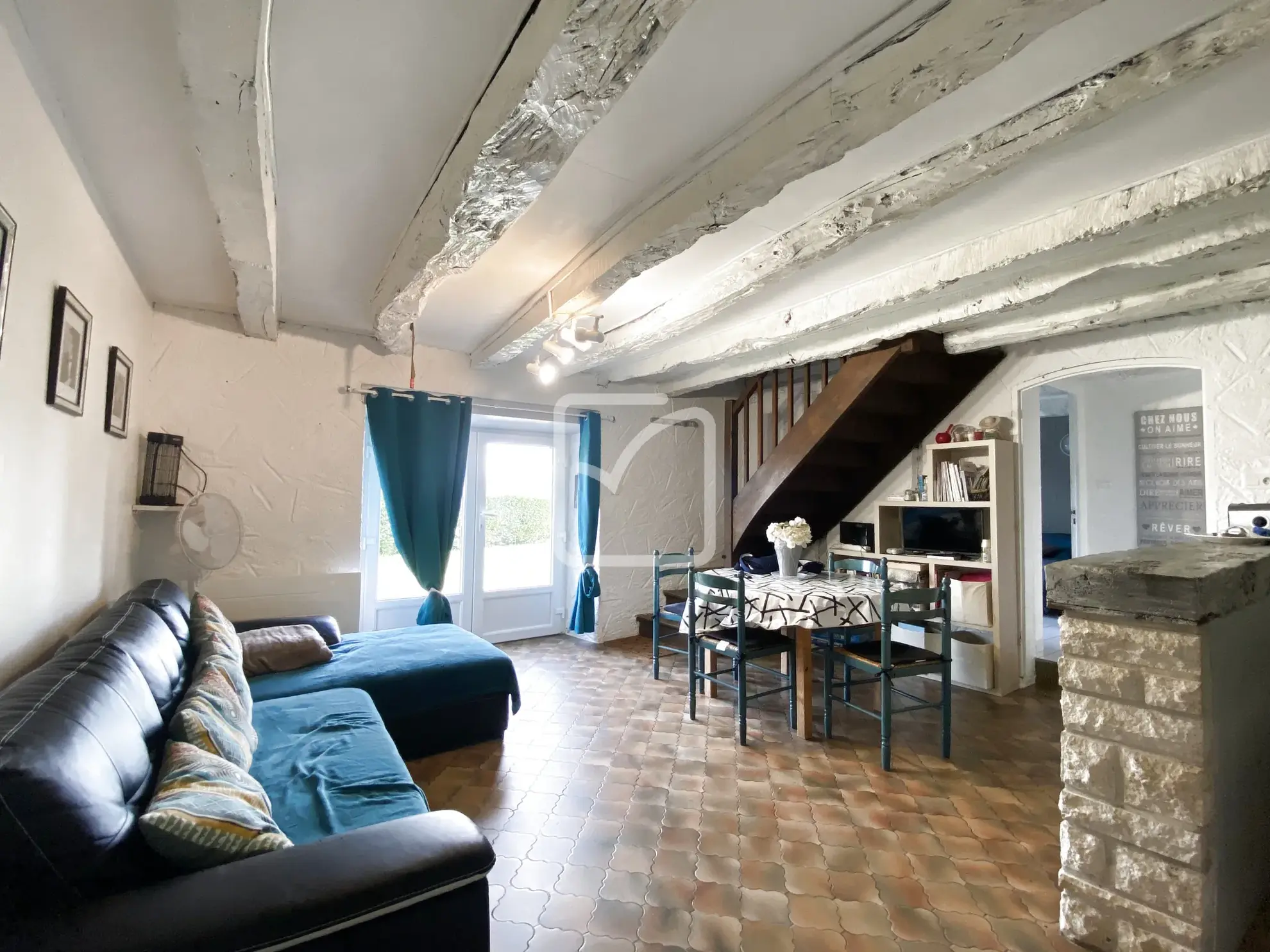 Magnifique ensemble immobilier avec vue imprenable, piscine et chalet à Liourdres 