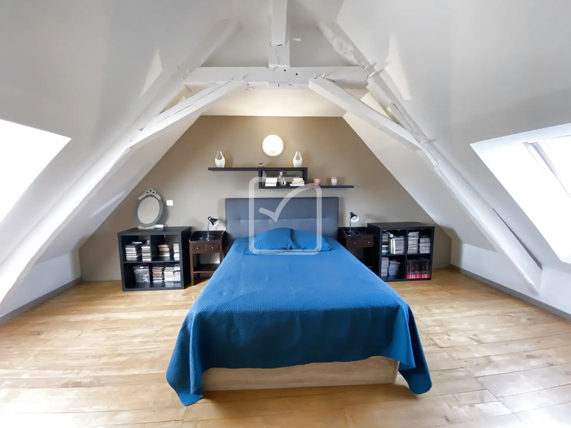 Magnifique ensemble immobilier avec vue imprenable, piscine et chalet à Liourdres 